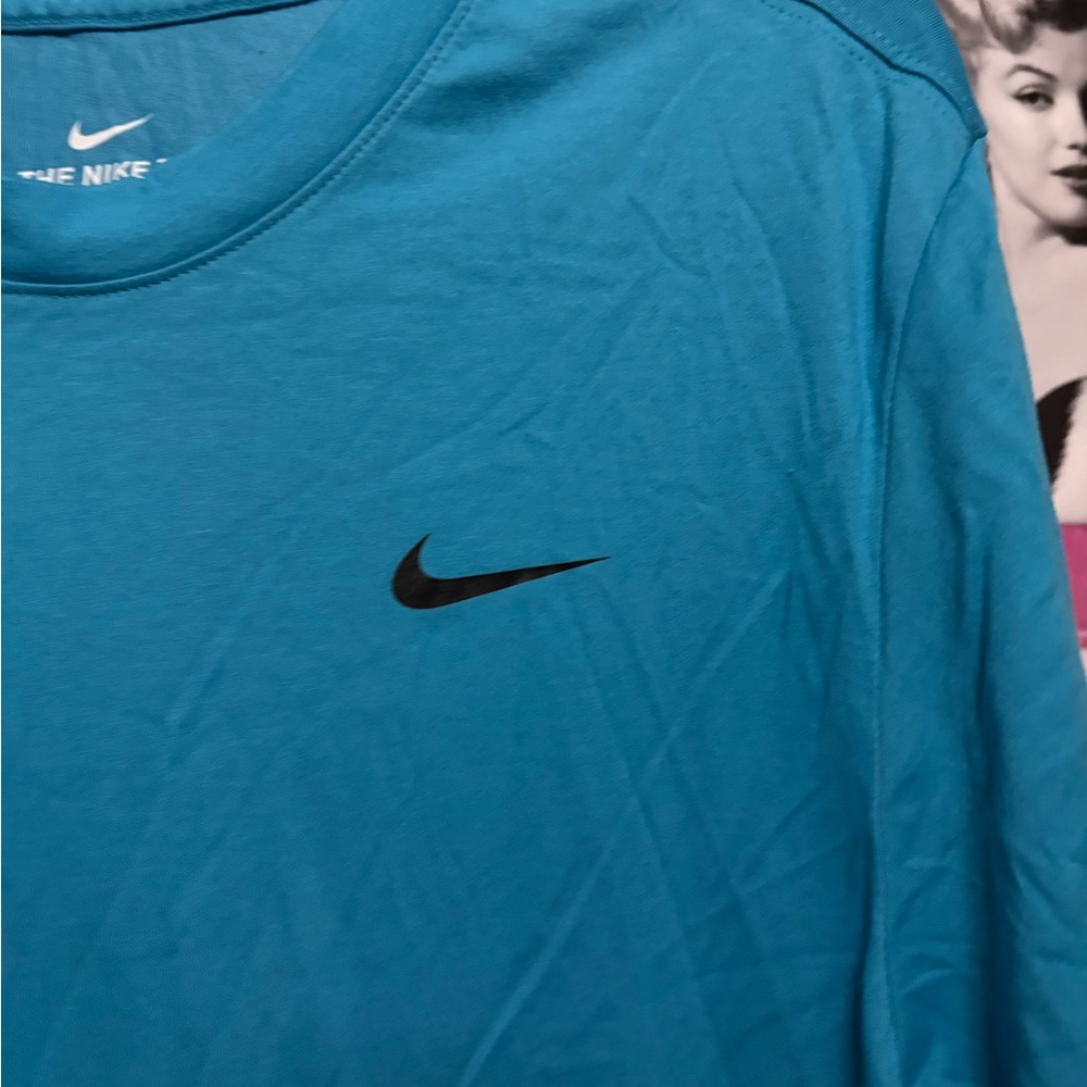Nike Men's Aqua Blue Short Sleeve Tee - Picture 5 of 5